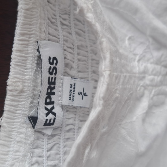 Express woman's size small white 100% cotton eyelet 1/2 blouse - Picture 2 of 7